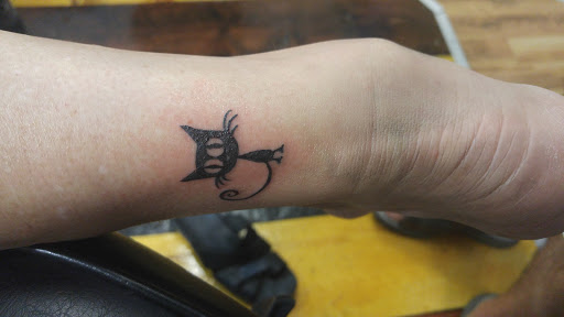 Tattoo Shop «Black Pearl Tattoo Studio & Gallery», reviews and photos, 509 Main St, Hyannis, MA 02601, USA