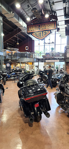 Motorcycle Dealer «Cowboy’s Alamo City Harley-Davidson», reviews and photos