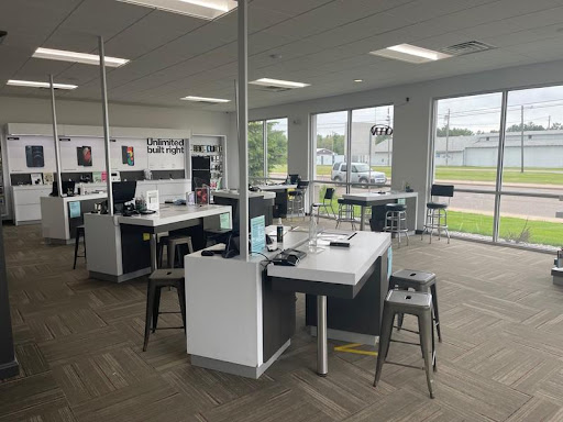 Cell Phone Store «TEAM Wireless - Verizon Wireless Authorized Retailer», reviews and photos, 508 W Pine St, Eagle River, WI 54521, USA