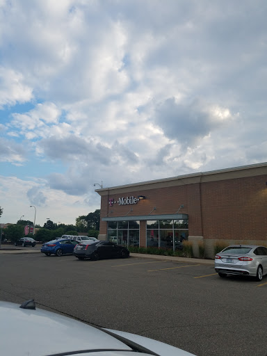 Cell Phone Store «T-Mobile», reviews and photos, 23063 W Outer Dr, Allen Park, MI 48101, USA