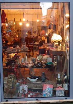 Café brocante "jour de fête" à Parthenay