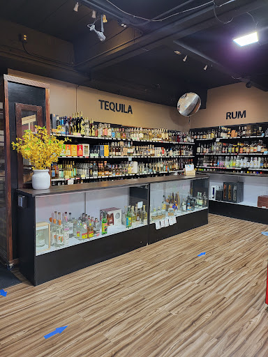 Liquor Store «Tenth Avenue Liquor Store», reviews and photos, 925 SW 10th Ave, Portland, OR 97205, USA