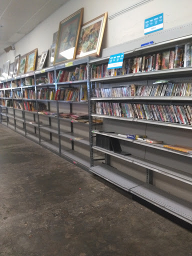 Thrift Store «Goodwill Central Texas Balcones Store», reviews and photos, 13096 US-183 #104, Austin, TX 78750, USA