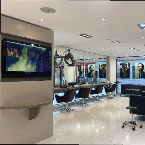 https://www.jeanlouisdavid.com/salons/12-avenue-jean-jaures-92140-clamart?utm_campaign=gbp_siteweb_D10721&utm_id=gbp_siteweb&utm_medium=siteweb&utm_source=gbp