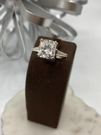 Jeweler «Bennett Valley Jewelers», reviews and photos, 2700 Yulupa Ave #18, Santa Rosa, CA 95405, USA