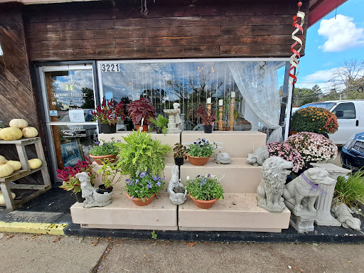 Florist «Dynamic Flowers of Royal Oak», reviews and photos, 3221 N Main St, Royal Oak, MI 48073, USA