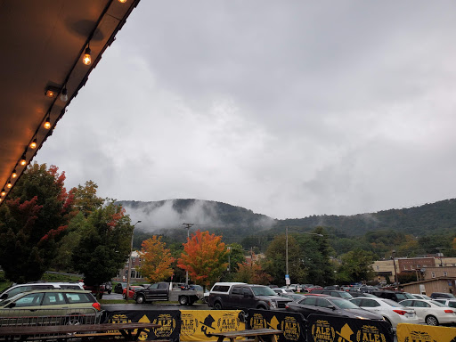 Bar & Grill «River Street Ale House», reviews and photos, 957 Rivers St, Boone, NC 28607, USA