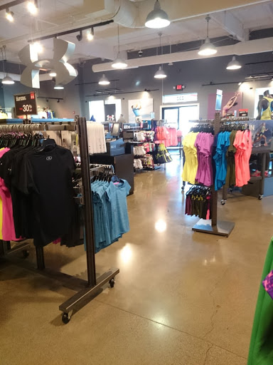 Clothing Store «Under Armour Factory House», reviews and photos, 321 Nut Tree Rd #232, Vacaville, CA 95687, USA
