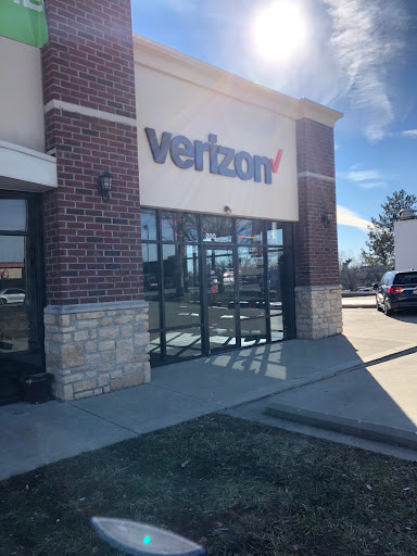 Cell Phone Store «Verizon Authorized Retailer, TCC», reviews and photos, 5434 N Bend Rd #200, Cincinnati, OH 45247, USA
