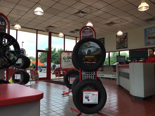 Tire Shop «Discount Tire Store», reviews and photos, 1887 Haggerty Rd, Commerce Charter Twp, MI 48390, USA