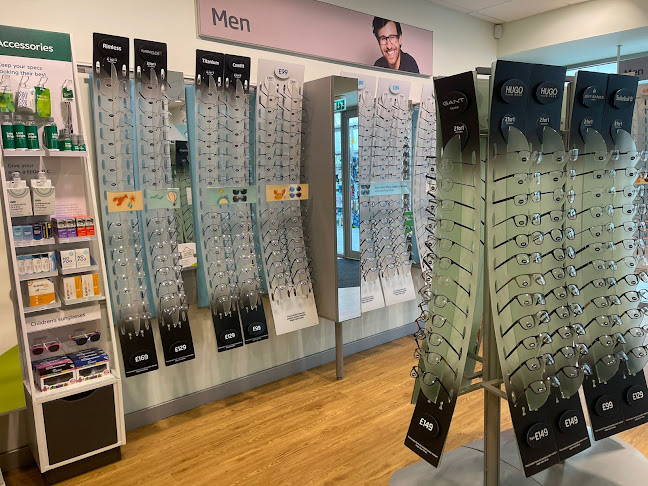 Comments and reviews of Specsavers Opticians and Audiologists - Edinburgh