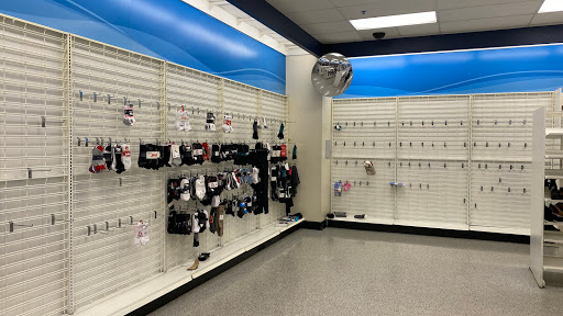 Clothing Store «Ross Dress for Less», reviews and photos, 1125 Woodruff Rd, Greenville, SC 29607, USA