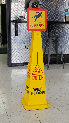 Tire Shop «Les Schwab Tire Center», reviews and photos, 1056 E Woodin Ave, Chelan, WA 98816, USA