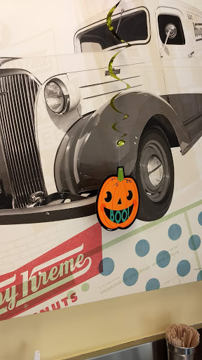 Donut Shop «Krispy Kreme Doughnuts», reviews and photos, 2822 S College Rd, Wilmington, NC 28412, USA