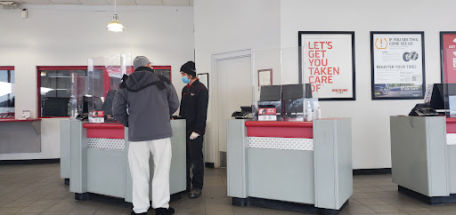 Tire Shop «Discount Tire Store - Aurora, IL», reviews and photos, 2445 Augusta Way, Aurora, IL 60506, USA