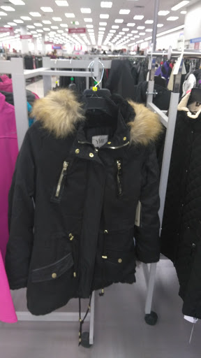 Clothing Store «Burlington Coat Factory», reviews and photos, 1402 SE Everett Mall Way, Everett, WA 98208, USA