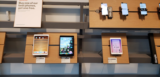 Cell Phone Store «Verizon», reviews and photos, 8612 SE Sunnyside Rd, Clackamas, OR 97015, USA