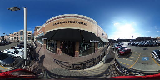 Clothing Store «Banana Republic», reviews and photos, 103 S Washington St, Naperville, IL 60540, USA