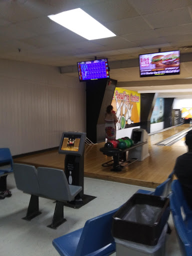 Bowling Alley «Classic Bowling Center», reviews and photos, 75 Huffaker Rd NW, Rome, GA 30165, USA