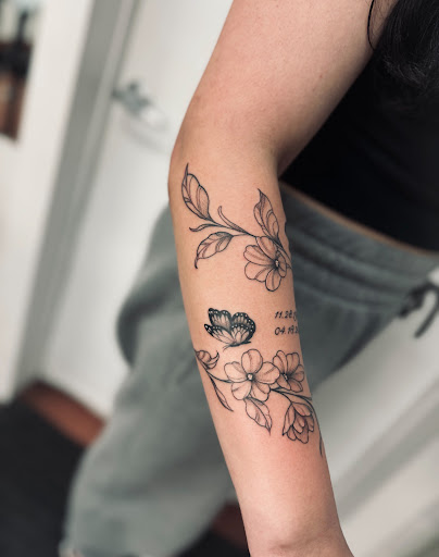 Explore sleeve tattoo ideas for women, creative tattoo ideas in Saint Petersburg, available at Lucky You Tattoo