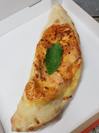 Calzone du Pizzeria PIZZA HOT à Champagne-sur-Seine - n°14