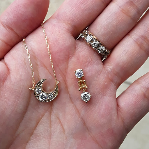 Jeweler «White & Ivory Fine Jewelry», reviews and photos, 1610 Village Market Blvd SE #110, Leesburg, VA 20175, USA