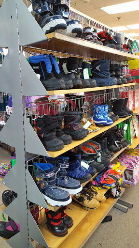Consignment Shop «Green Kids Resale», reviews and photos, 833 E Rollins Rd, Round Lake Beach, IL 60073, USA