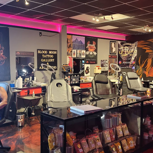 Tattoo Shop «Blood Moon Tattoo Gallery», reviews and photos, 101 N Main St #201, Mansfield, TX 76063, USA