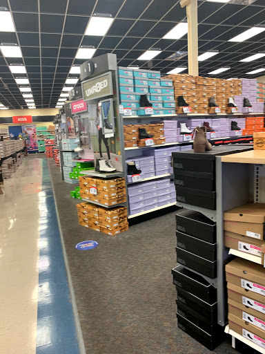 Shoe Store «Shoe Carnival», reviews and photos, 2633 Lakewood Village Dr, North Little Rock, AR 72116, USA