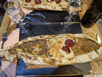 Pizza du Restaurant turc Restaurant Ella à Paris - n°1