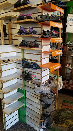 Shoe Store «Heel & Sole Shoes», reviews and photos, 708 Mangrove Ave, Chico, CA 95926, USA