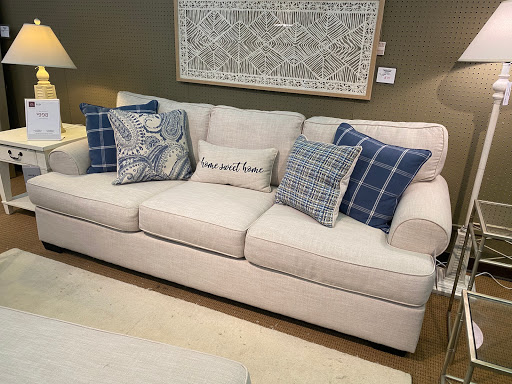 Furniture Store «Value City Furniture», reviews and photos, 37001 Warren Rd, Westland, MI 48185, USA