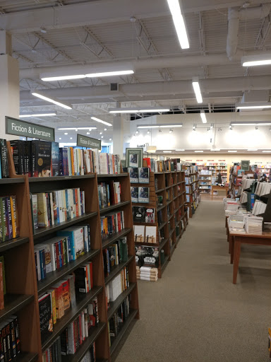Book Store «Barnes & Noble Booksellers Fredericksburg/ Central Park», reviews and photos, 1220 Carl D. Silver Parkway, Fredericksburg, VA 22401, USA