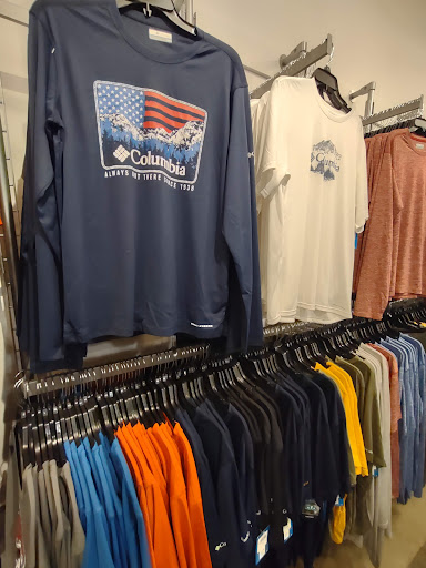 Sportswear Store «Columbia Sportswear Outlet Store», reviews and photos, 5885 Gulf Fwy #301, Texas City, TX 77591, USA