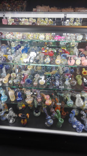 Tobacco Shop «Twisted Smoke Shop (J St)», reviews and photos, 3718 J St, Sacramento, CA 95816, USA