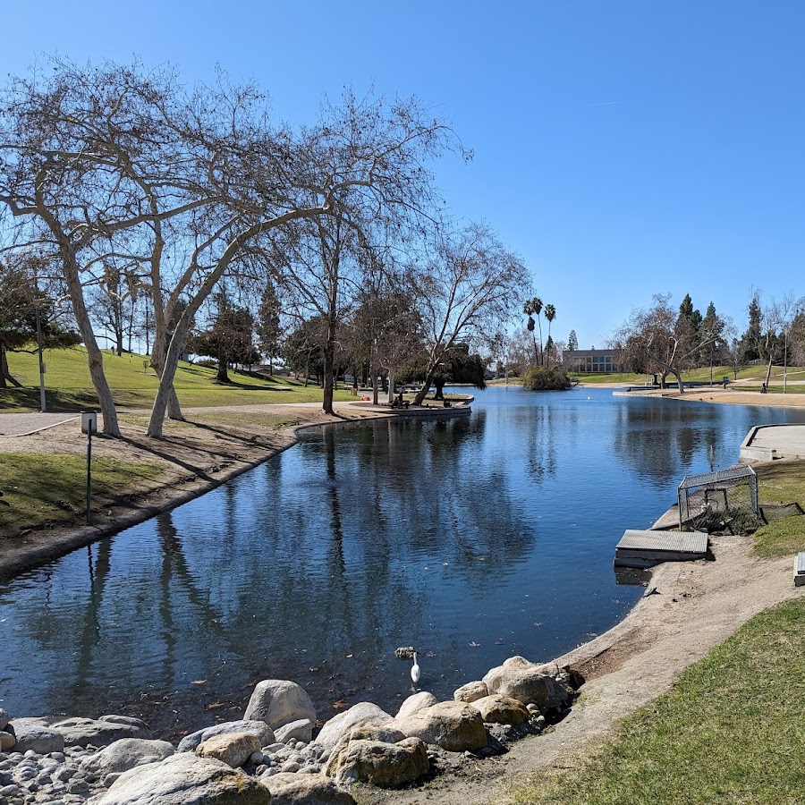 La Mirada Community Park/Lake