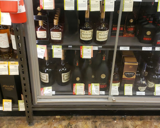 Shopping Mall «Essex Green Shopping Center», reviews and photos, 495 Prospect Ave, West Orange, NJ 07052, USA