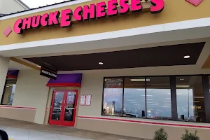 Chuck E. Cheese image