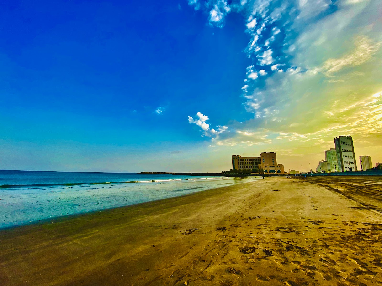 Foto av Fujairah Corniche Beach bekvämlighetsområde