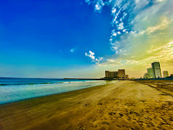 Photo de Fujairah Corniche Beach zone des équipements