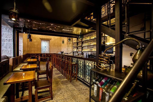 Bars with reserved areas for couples in Arequipa