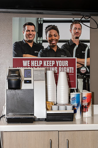 Oil Change Service «Jiffy Lube», reviews and photos, 7441 Hillwood Drive, Gainesville, VA 20155, USA