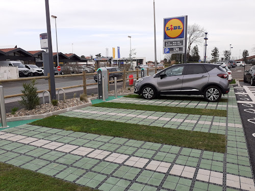 Borne de recharge de véhicules électriques Lidl Station de recharge Saint-Jean-de-Luz