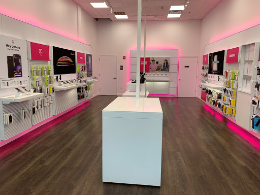 Cell Phone Store «T-Mobile», reviews and photos, 1437 Oak Tree Ave, Iselin, NJ 08830, USA