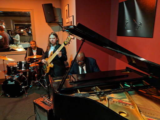 Asian Restaurant «Shanghai Jazz Restaurant & Bar», reviews and photos, 24 Main St, Madison, NJ 07940, USA