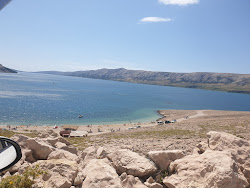 Foto von Zubovici beach von Klippen umgeben