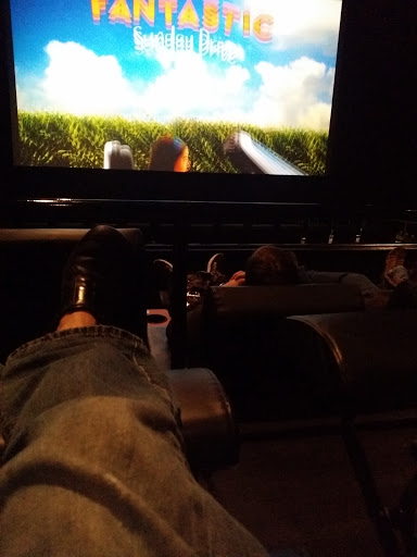 Movie Theater «Regal Cinemas Quaker Crossing 18», reviews and photos, 3450 Amelia Drive, Orchard Park, NY 14127, USA