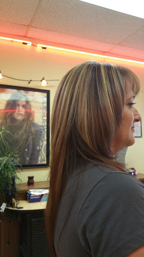 Beauty Salon «Cut N Curl Beauty Salon», reviews and photos, 6722 Hanley Rd, Tampa, FL 33634, USA