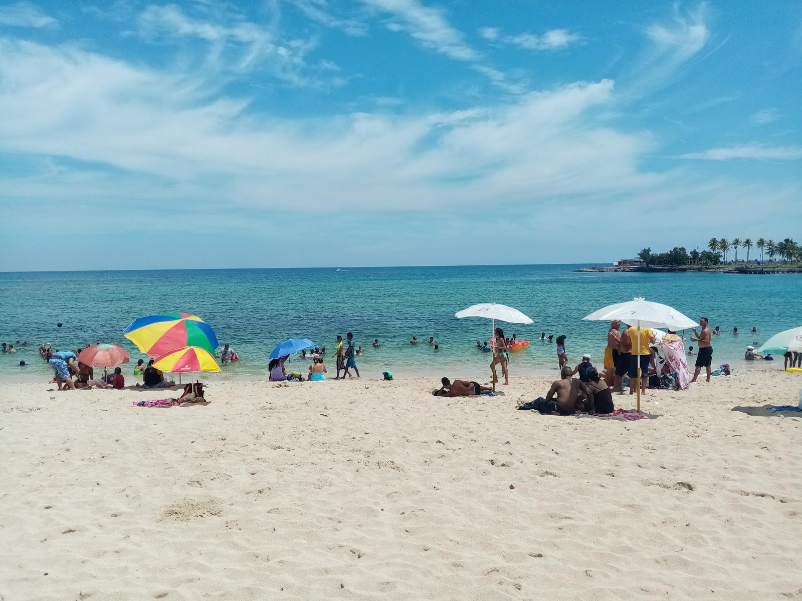 Playa Bacuranao'in fotoğrafı geniş ile birlikte