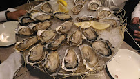 Huître du Restaurant de fruits de mer CHEZ ANTONIN - Écailler aux Halles de Lyon Paul Bocuse - n°11